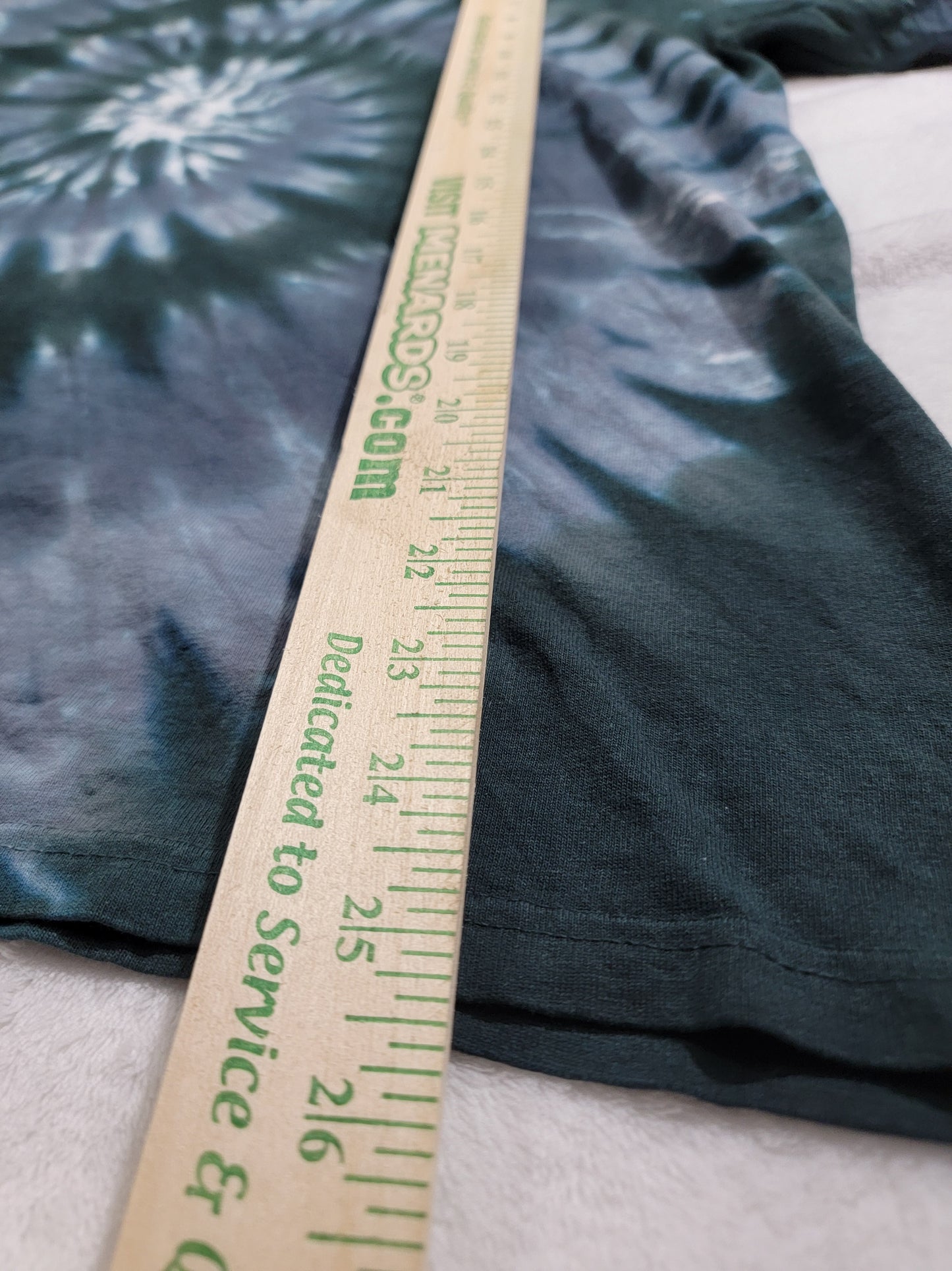 2004 Liquid Blue Pink Floyd Dark Side Of the Moon tie dye T-shirt Size M. VINTAGE