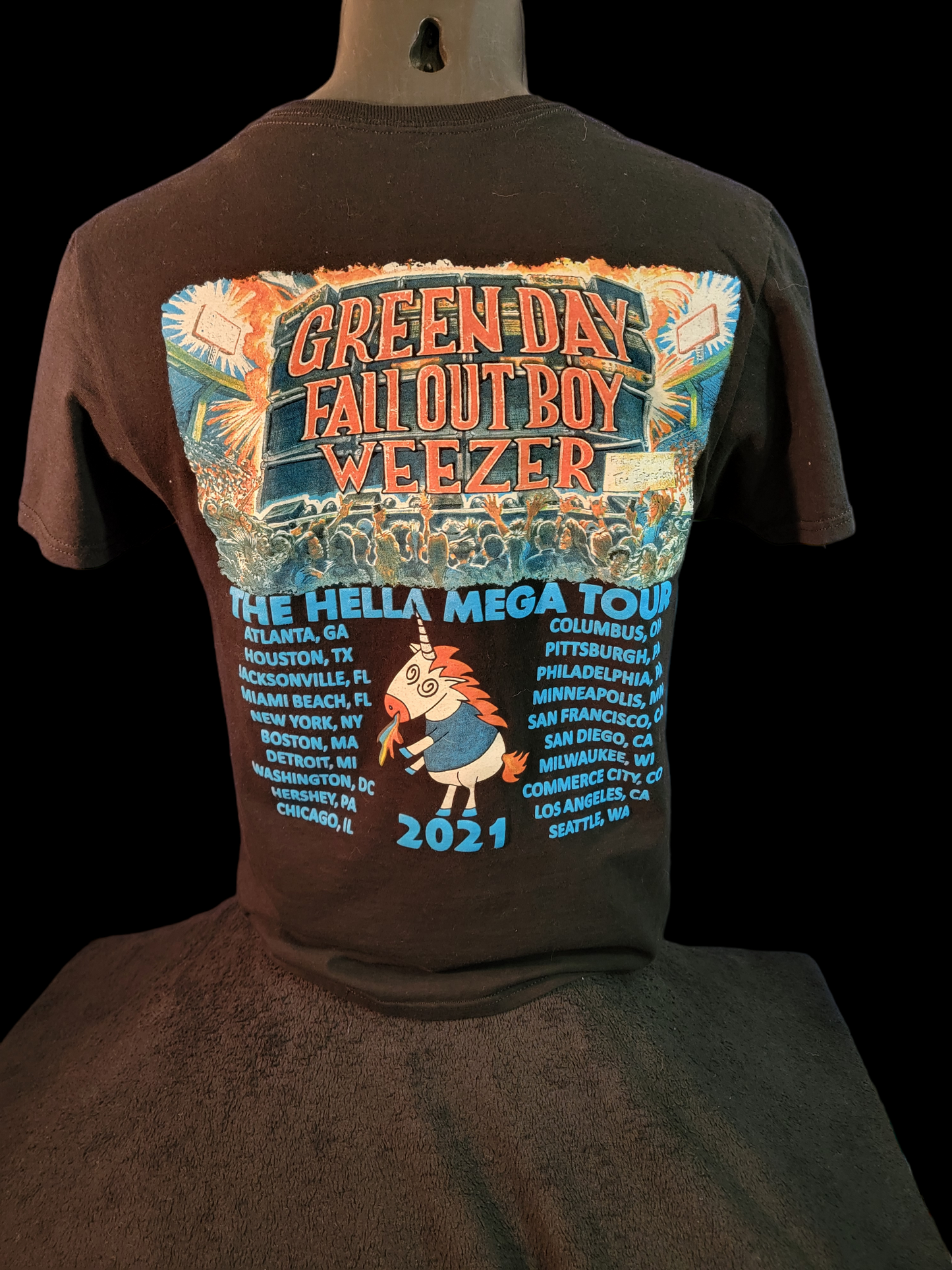 The Hella Mega Tour 2021 Concert T-shirt Small Green Day Weezer Fall Out Boy SMALL