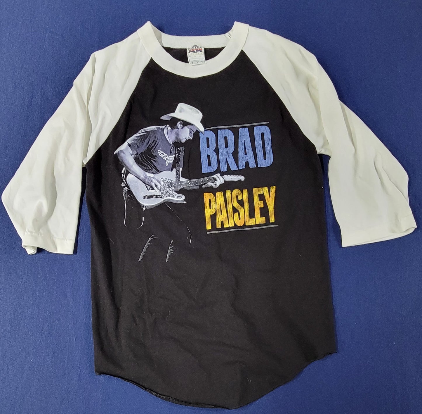 Brad Paisley 2014 baseball style concert shirt Small